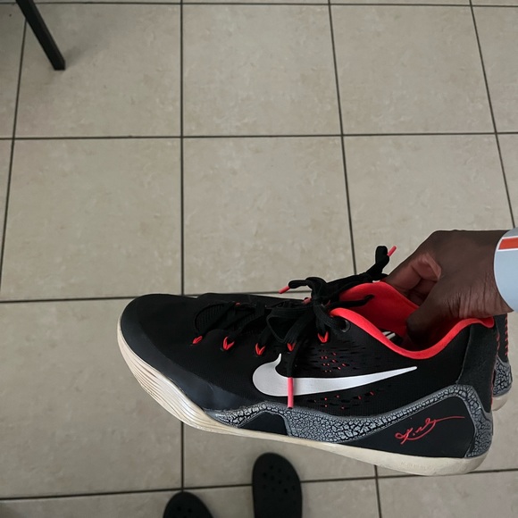 kobe 9 em crimson